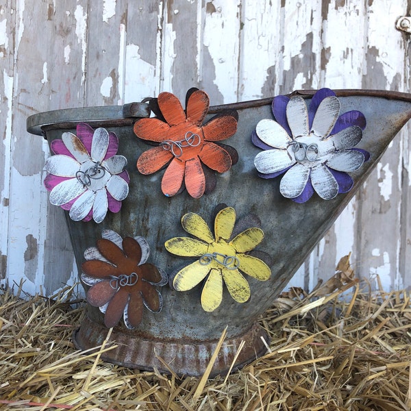 handmade tin daisy magnets / tin flower magnets / rustic tin daisy/ rustic tin flower decor