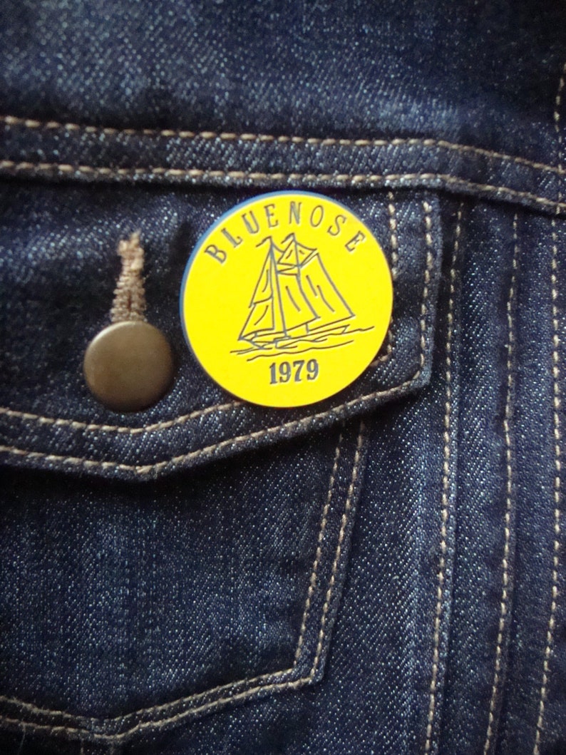 Bluenose 1979 Vintage Souvenir Pin Collector Pin Canadian History Canada 150 Nova Scotia Canadiana Sailing Tall Ships