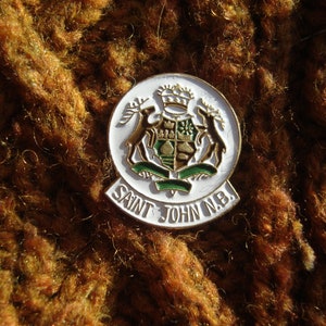 Bluenose 1979 Vintage Souvenir Pin Collector Pin Canadian History Canada 150 Nova Scotia Canadiana Sailing Tall Ships