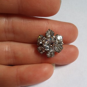 Vintage Floral Brooch Pin Silver Metal Clear Glass Rhinestones great condition