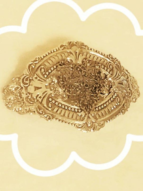 Classic Art Nouveau Two-Toned Filigree Pin