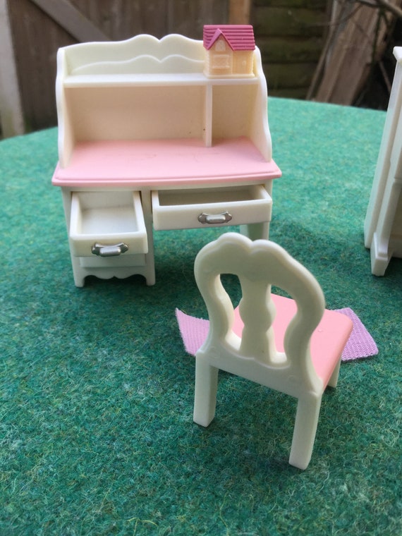 Set Chambre Fille - SYLVANIAN FAMILIES - Lit simple, piano, bureau