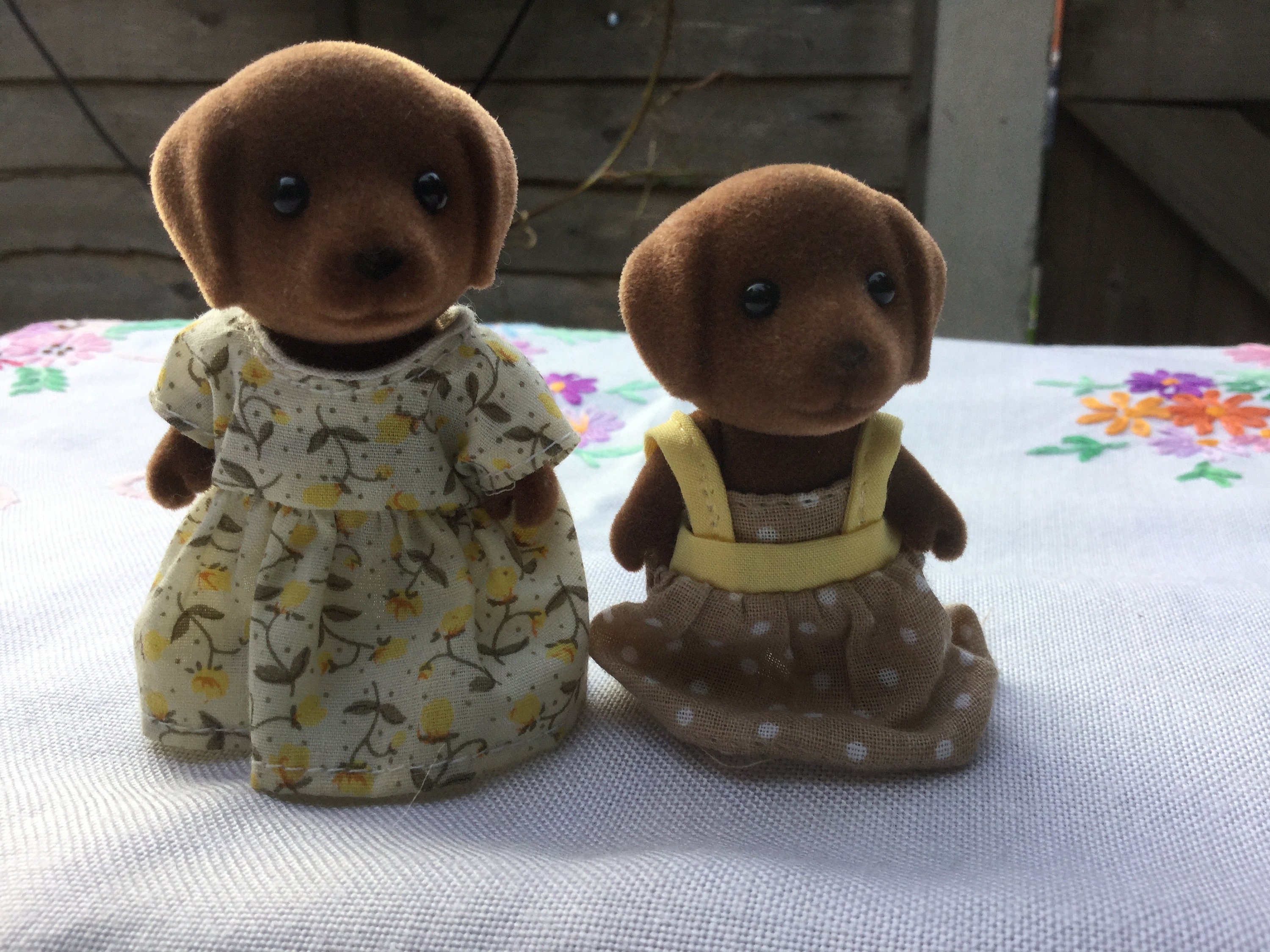 Sylvanian Families Chocolate Labrador Family Playset