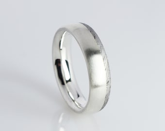 Silver ring with meteorite stripes (pattern no. 261)