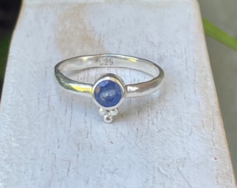 Sapphire Stacking Ring with Silver Droplets - Faceted Blue Sapphire Ring - Size N