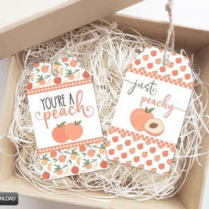 Etiquetas de regalo imprimibles con diseño de melocotón, adornos para bolsas de dulces o galletas "Just Peachy", etiqueta de regalo para cumpleaños de verano, etiquetas "You're A Peach" para fiesta de inauguración de la casa.