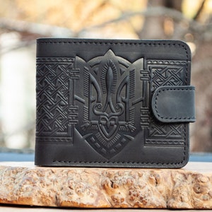 Carteira pequena de couro preto com 9 bolsos com emblema da Ucrânia | carteira boho, carteira de couro masculina, carteira masculina pequena, carteira tridente