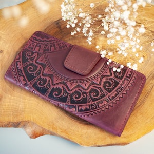 Cartera Boho de cuero genuino burdeos de mujer con adorno / Cartera larga de cuero para mujer, billetera en relieve, bolso de cuero boho