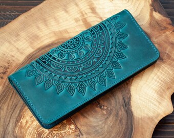 Portefeuille bohème en cuir bleu canard avec mandala | portefeuille en cuir turquoise pour femmes, portefeuille long en cuir, portefeuille en cuir pour femmes, portefeuille avec bracelet