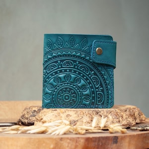 Cartera bohemia de piel color verde azulado oscuro con sol / Cartera de piel turquesa para mujer, Cartera pequeña de piel, Cartera de piel para mujer, Cartera bonita