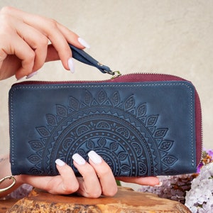 cartera con cremallera de cuero azul marino / bolso azul oscuro cuero de mujer, cartera con cremallera grande, cartera mujer boho, cartera de pulsera, embrague de mujer