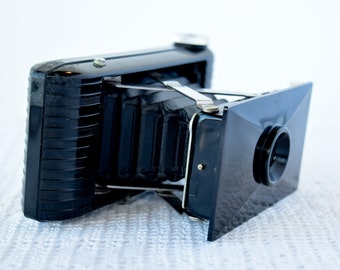 Art Deco Jiffy Kodak V.P. Vest Pocket Folding Camera with Leather Case