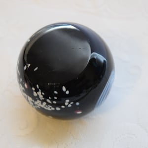 VIntage Selkirk Glass "Cauldron" Paperweight