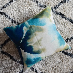 16&quot; x 16&quot; Harlequin &quot;Flores&quot; Pillow cover