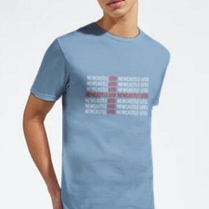 Newcastle United Englands flagginspirerade t-shirt – mjuk, bekväm, DTG-klar bild 4