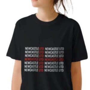 Newcastle United Englands flagginspirerade t-shirt – mjuk, bekväm, DTG-klar bild 2