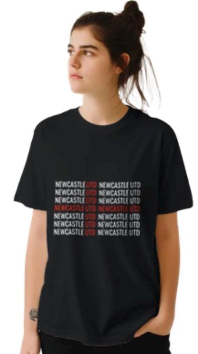 Newcastle United Englands flagginspirerade t-shirt – mjuk, bekväm, DTG-klar bild 2