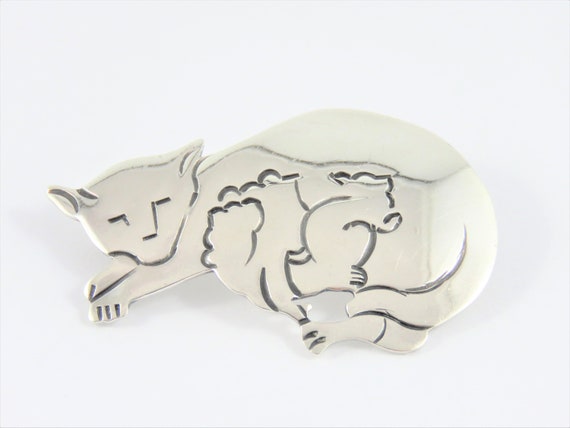 Sterling Silver Cat With Kittens Brooch - image 3