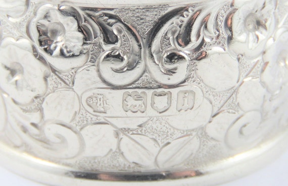 Sterling Silver Round Napkin Ring With English Ha… - image 3