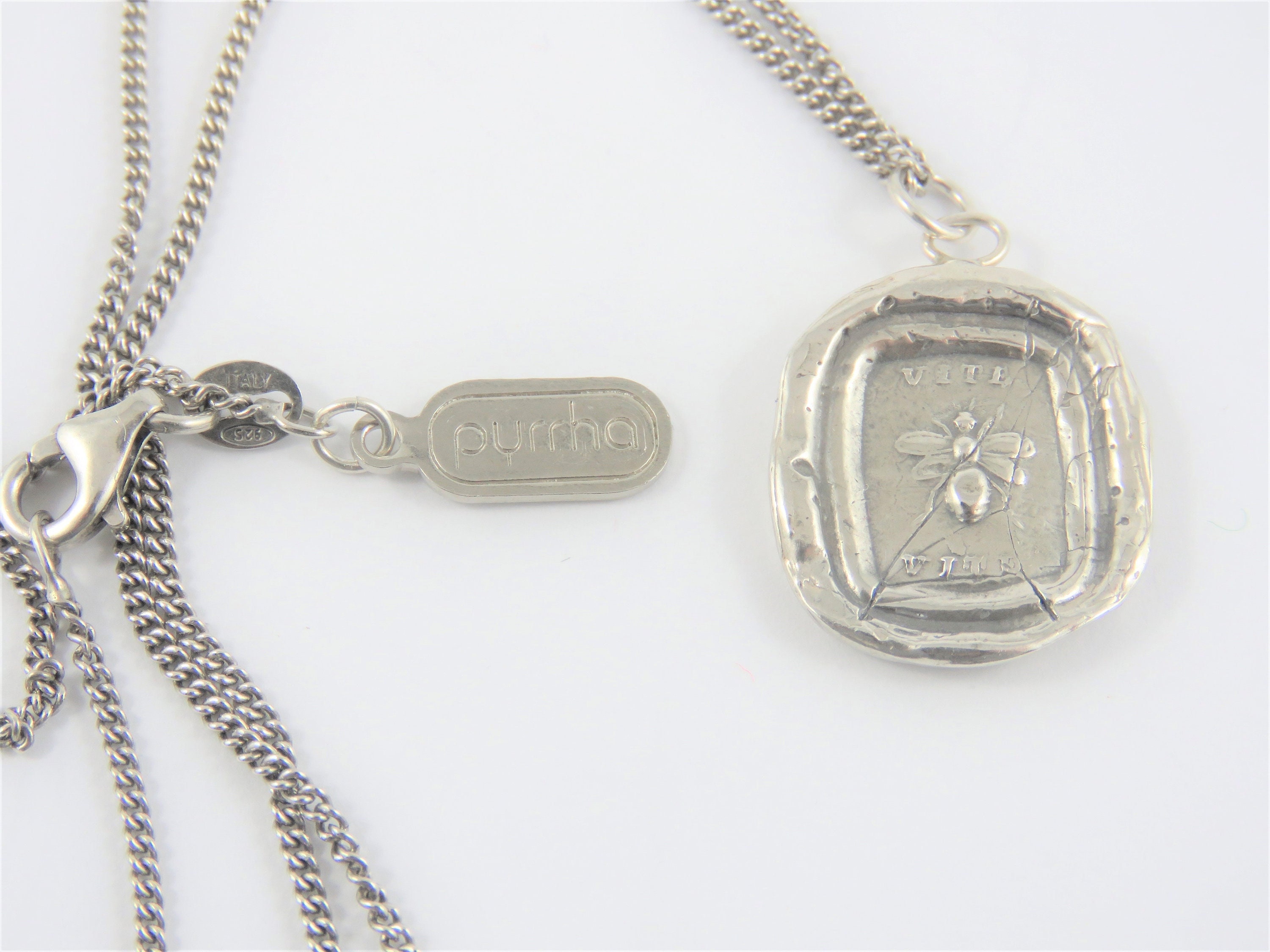 Pyrrha online bee necklace