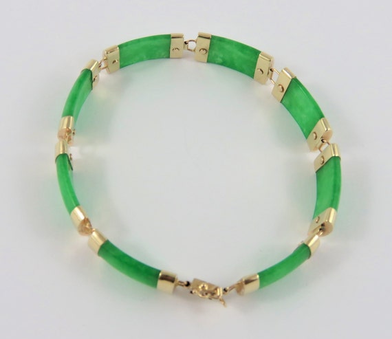 Jade bracelet 2024 with gold clasp