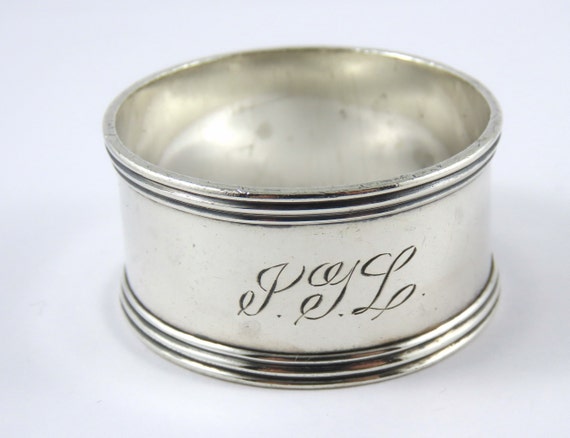 Sterling Silver Monogrammed Napkin Ring with Engl… - image 1