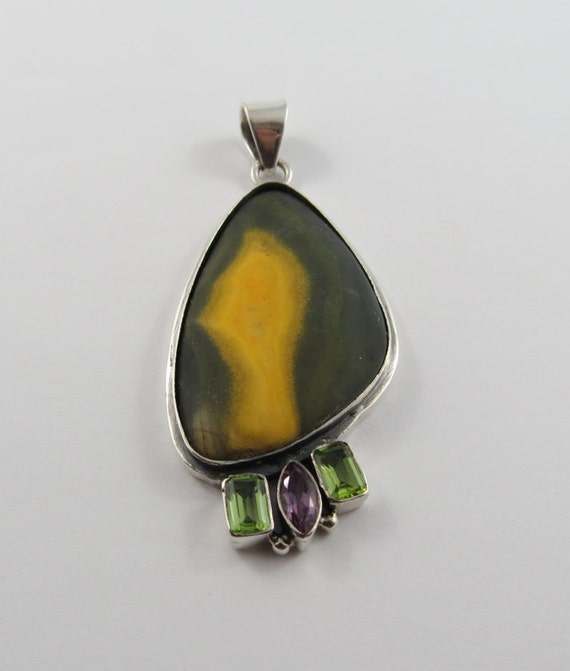 Green and yellow stone clearance