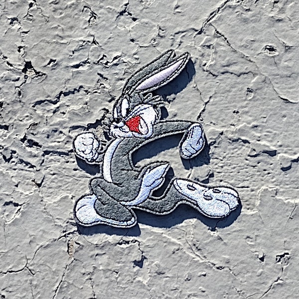 What's up doc cartoon bunny embroidered iron-on patches Bugs clothing sticker