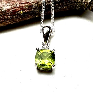 Kleiner natürlicher Peridot Anhänger Sterling Silber 925, 16 Jahre, August Birthstone