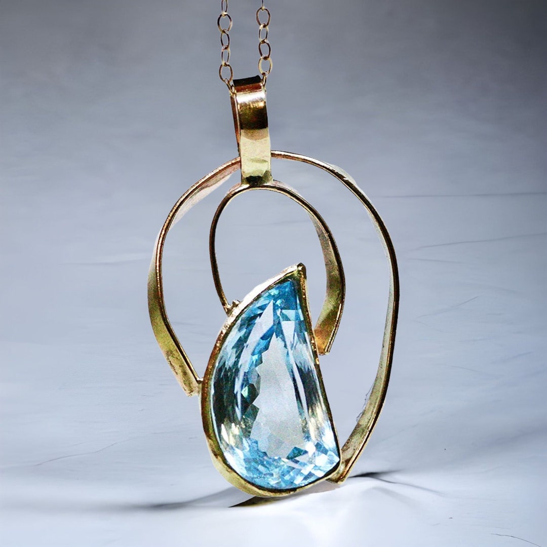 Gorgeous Natural Sky Blue Topaz Pendant Handmade in Solid