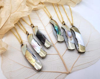 Collana con coltello di perle: ciondolo con coltellino tascabile in miniatura da 1,5" con catena a maglie saldate in ottone massiccio di alta qualità