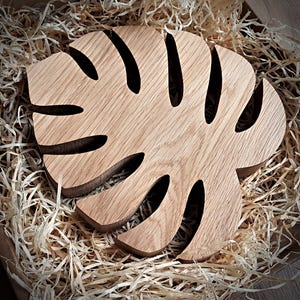 Wooden coaster, monstera leaf, placemat, wood tray, oak, barefoot decorations, rustic, Scandinavian, boho natural, solid oak wood eco
