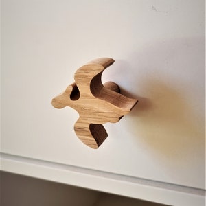 Holzmöbelgriffe, Holzmöbelknöpfe, Kinderdinosaurier PTERODACTYL für ein Kinderzimmer Dekoration Dinosaurier Naturdekoration