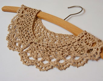 Sandy beige delicate lace collar with button closure, Victorian fashion, Detachable crochet collar, Women's fashion and accessories