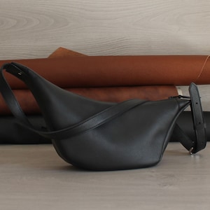 Unisex banana Bag ,available in other colors ,Leather Banana Bag,Crossbody Bag ,Leather sling bag fanny pack, Half Moon Handbags