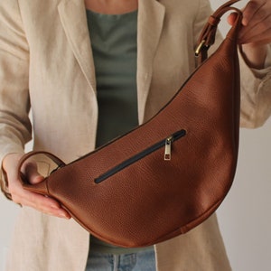 Unisex banana Bag ,Leather Banana Bag,Crossbody Bag ,Leather sling bag fanny pack, Half Moon Handbags,Half Moon Chest Bag ,Small Leather Bag