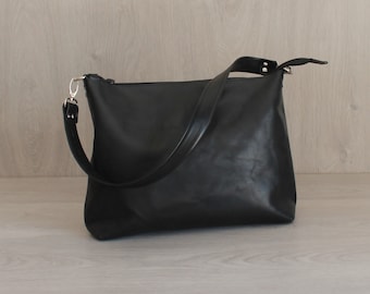 Leather  shoulder bag, crossbody purse, bag with a zipper closure