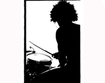Fotografía de 12 x 16 pulgadas de una chica, firmada e impresa a mano en cuarto oscuro por el renombrado fotógrafo de rock 'n' roll Ami Barwell.