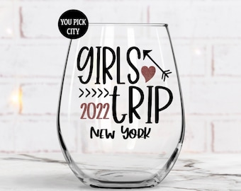 Girls Trip wine glasses, Girls weekend, Girls Getaway, Girls' Trip Getaway, Best Friend Gift, Personalized Glass, Party Favor, Gift for her