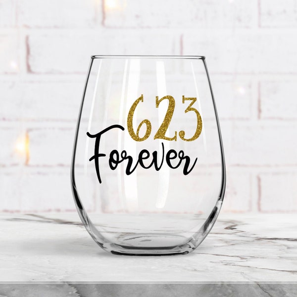 Roommate Gift, Roommate wine Glass, Best Friend Gift, Christmas Gift, College Roommate, Dorm Room, Apartment, Graduation Gift, Rommie Gift