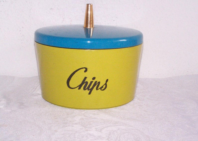 Chips Pretzels and Nuts 3 Piece Hard Plastic Snack Set