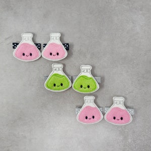 Green And White Felt Chemistry Flask Alligator Clips, Erlenmeyer Flask Hair Clips, Chemistry Flask Hair Clips, Science Hair Clips