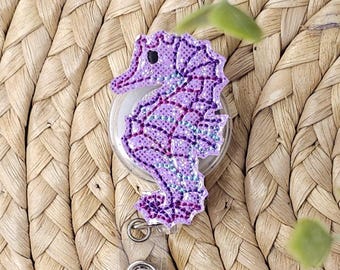 Porta credenciales de caballito de mar de vinilo con purpurina morada, porta credenciales de caballito de mar