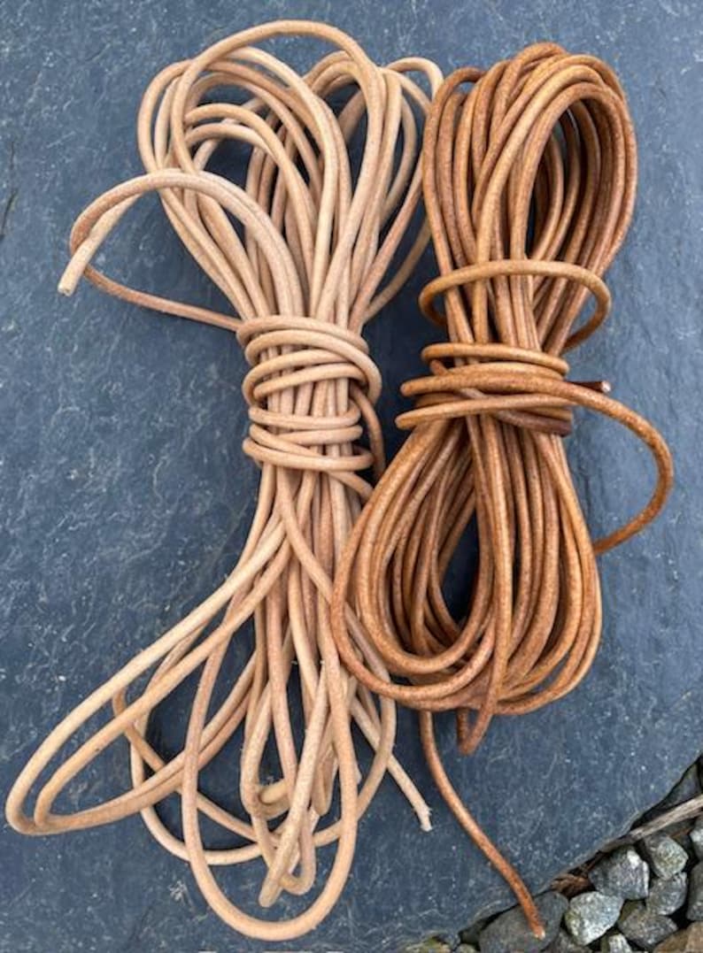 Dog Show Lead - Round, 4mm Leather with a Trigger Clip image 4