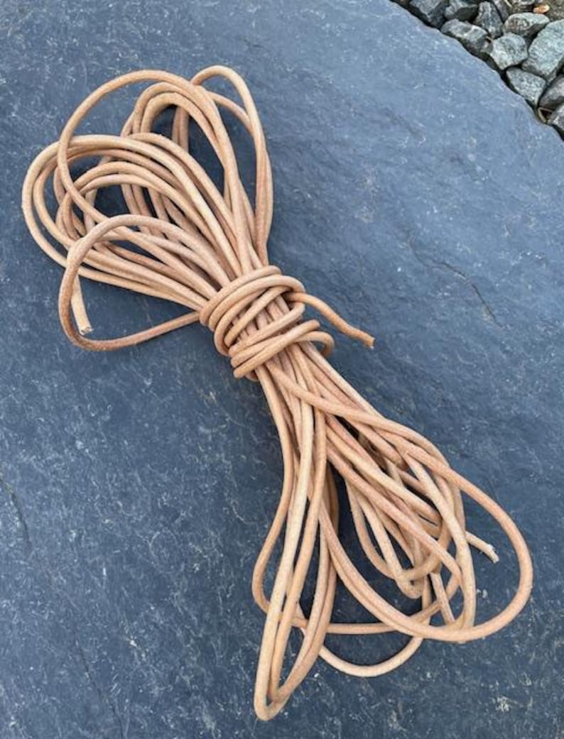Dog Show Lead - Round, 4mm Leather with a Trigger Clip image 9