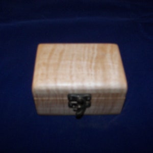 Tiger Maple Ring Box (double for two rings) [100_2985]