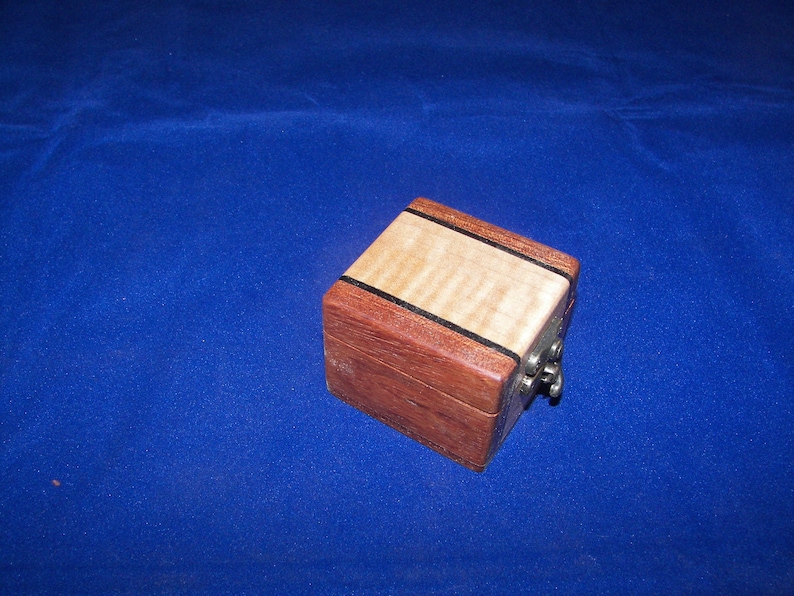 100/_2973 Fancy Keepsake /& Ring Box