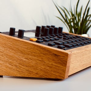 Classic wooden stand for Elektron Digitakt, Digitone, Syntakt or Heat - handcrafted from oak wood