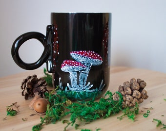 Mushroom mug,red amanita mushroom tea cup,poisonous mushrooms coffee,herbs,herbal tea, magic forest,witchy,hand-painted,handmade,cottagecore
