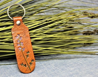 Wildflower Leather Keychain, Lupine gift, Wildflower gift, Women&#39;s Keychain, Purple flowers, Mountain Flowers, 3rd Anniversary, Leather gift